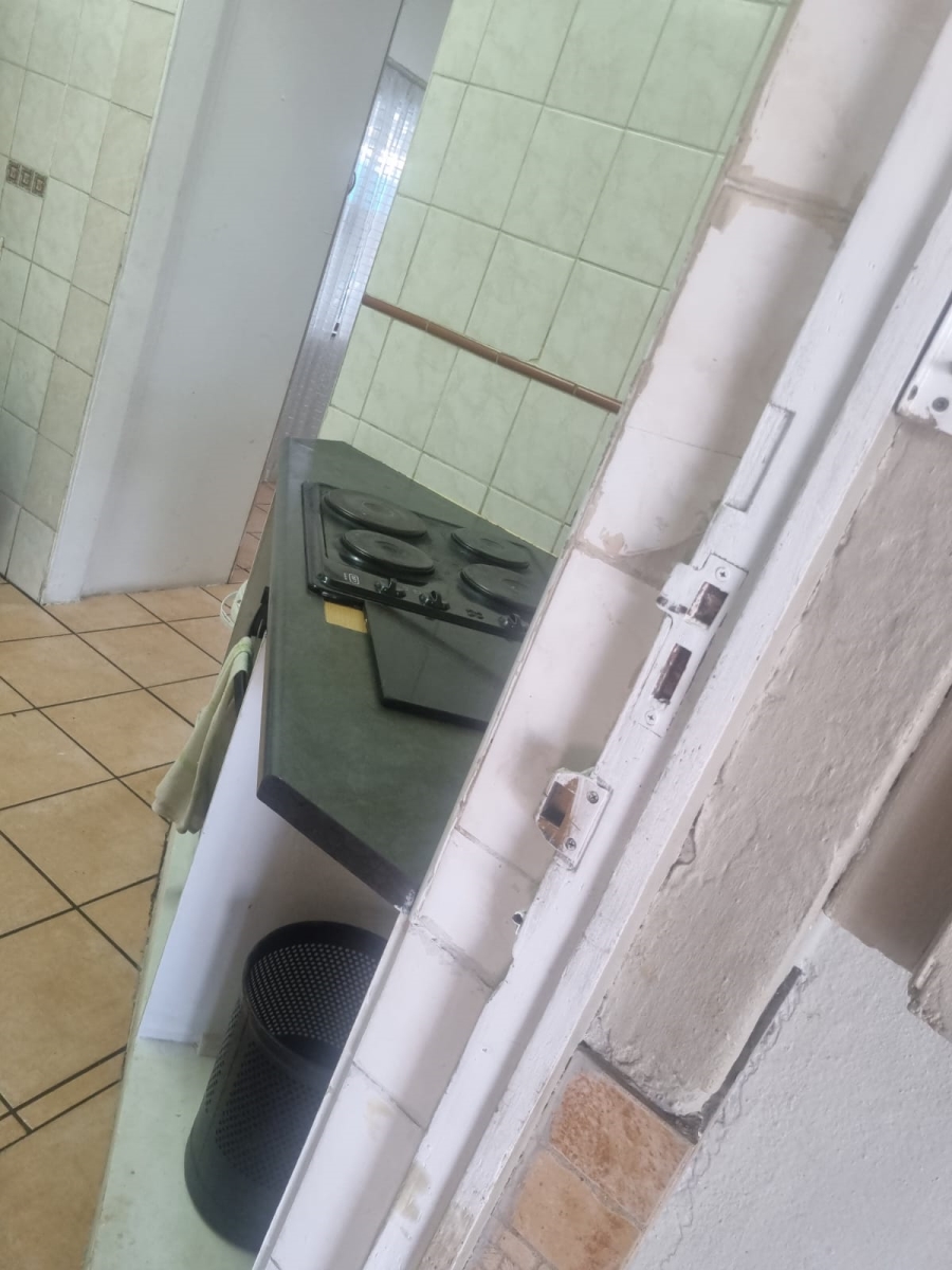 4 Bedroom Property for Sale in Goodwood Central Western Cape